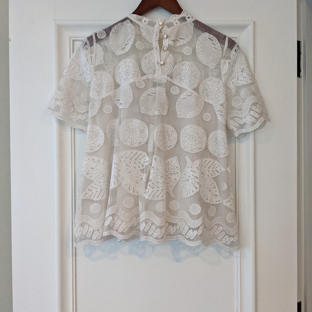 HD in Paris | White Lily Lace Lemon Blouse | 2 - Picture 11 of 12